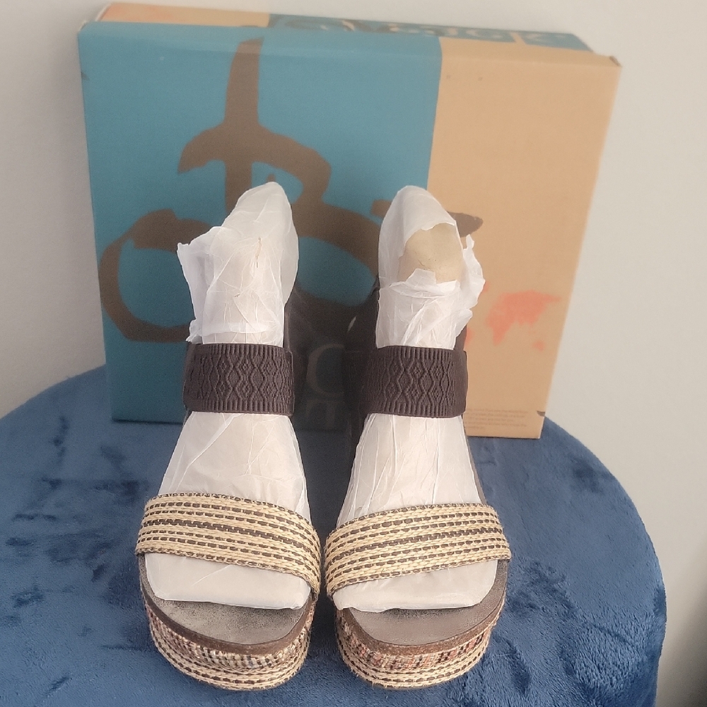 Chic Brown and Tan Wedge Shoes
